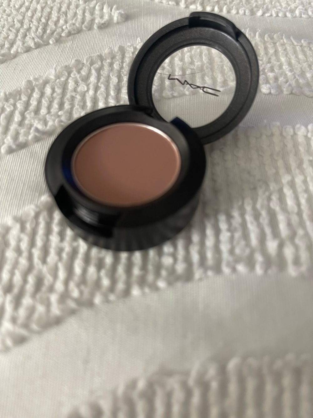 🔥BRAND NEW MAC Cosmetics Eyeshadow Color Royal Rendezvousous - Picture 3 of 5